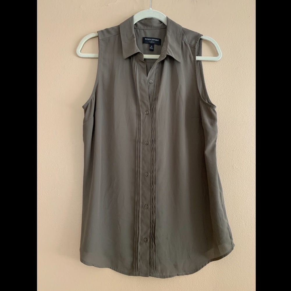 Banana Republic Sleeveless Shirt